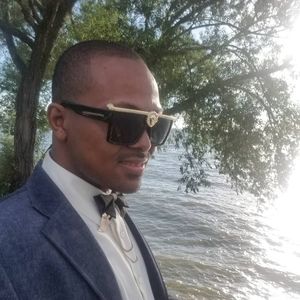 Meet your Posher, Avery